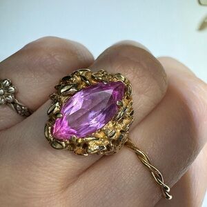 Stunning Vintage Pink Sapphire Ring Solid 14K Gold. About 7.25. Gorgeous Gift!💝